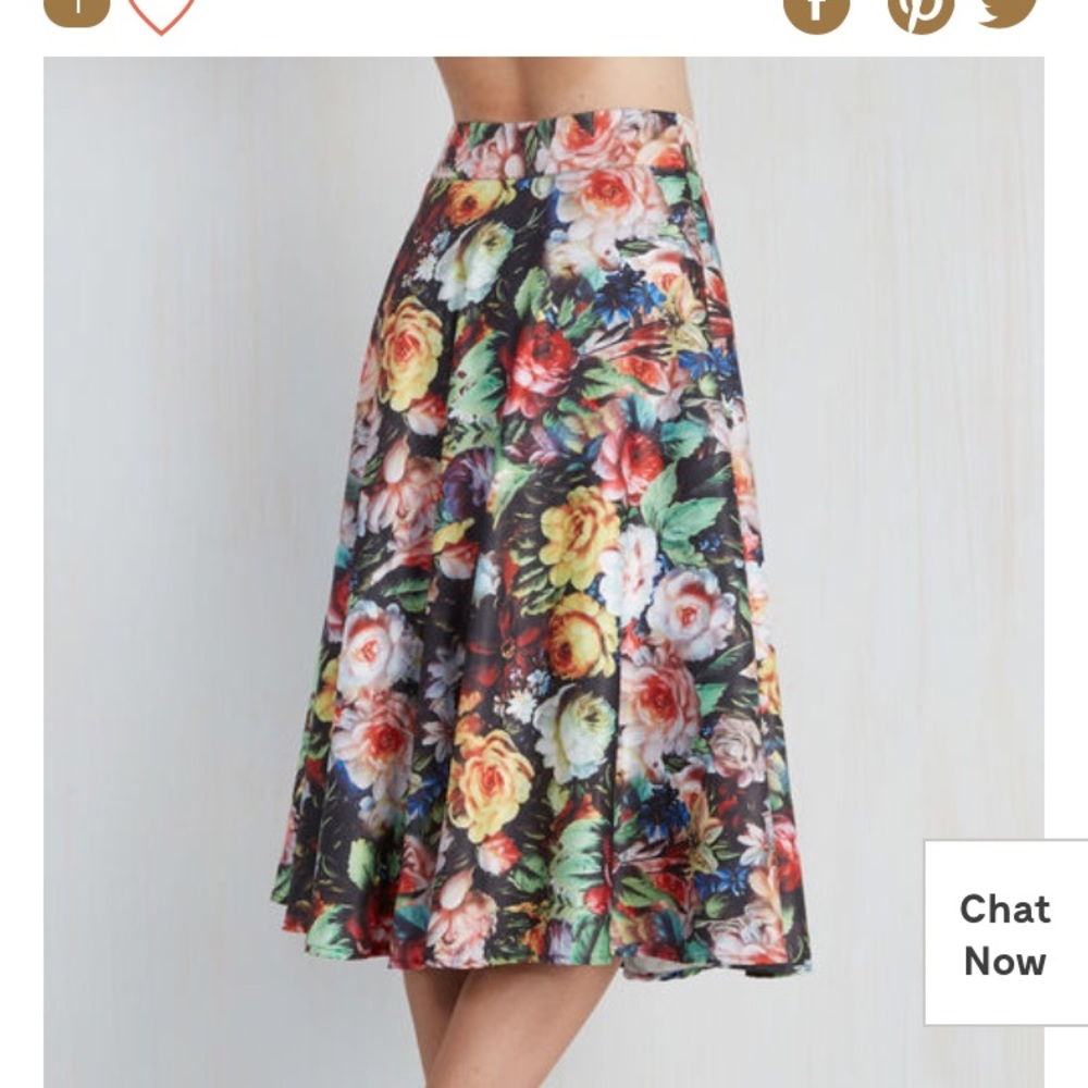 Chi Chi London floral print midi skirt - Picture 3 of 8